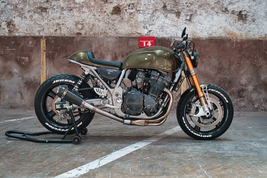 Suzuki GS750 Inazuma Custom